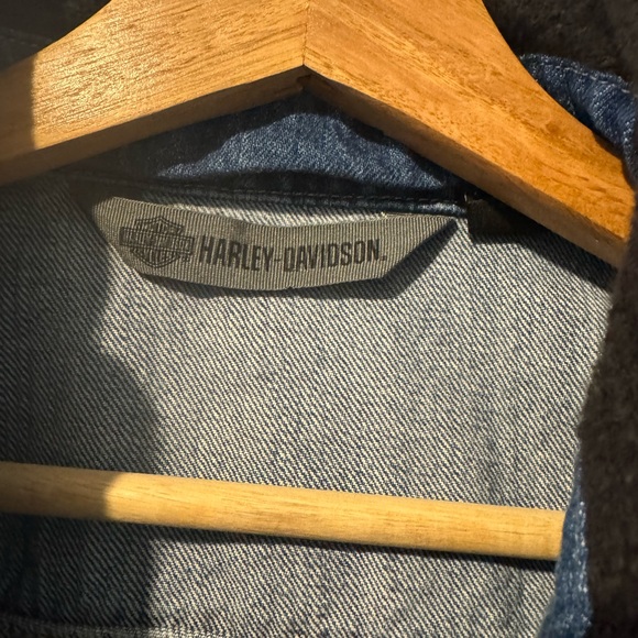 Harley-Davidson Denim Jacket Hoodie Hybrid Zip-Sleeve | Medium Wash | MKE WI - Picture 4 of 9